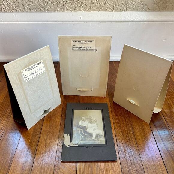 Vintage Family Photo Black & White Photograph Lot in Paper Frames from the 1950s - Picture 3 of 16